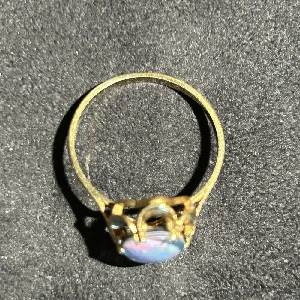 Vintage Opal Ring 9K gold Size 8.25